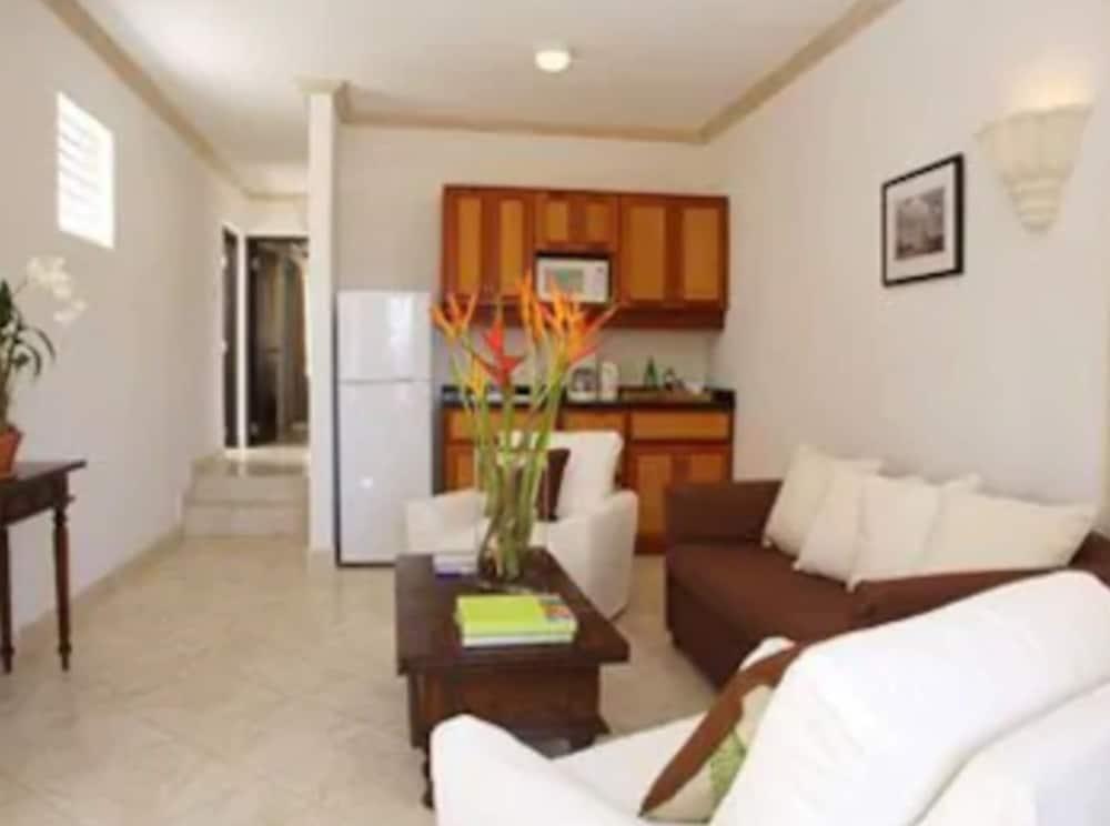 Silver Point Villa Hotel Крайст Чърч Екстериор снимка